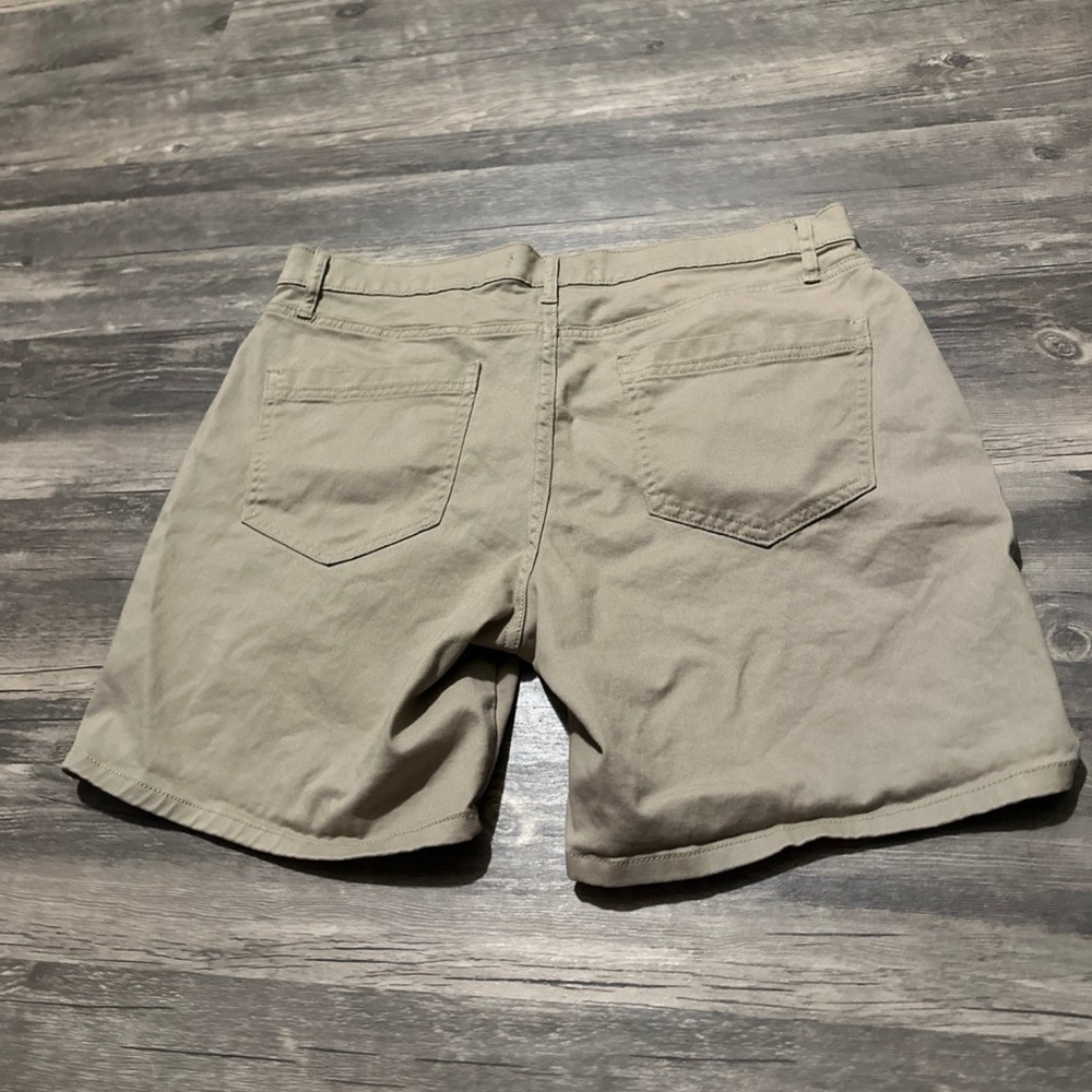Amazon Essentials Men's 7" Inseam Stretch 5-Pocket Short - Picture 9 of 10